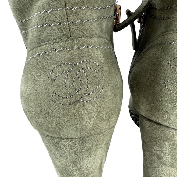 CHANEL Grey Suede Chain Trim Ankle Booties Made in Italy Marked as 38 - 8US - Picture 11 of 15